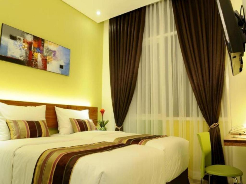 Biz Boulevard Hotel Manado Exterior foto
